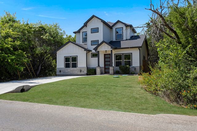 5511 Black Pine Circle, Granbury, TX 76048