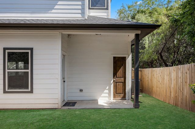 5511 Black Pine Circle, Granbury, TX 76048