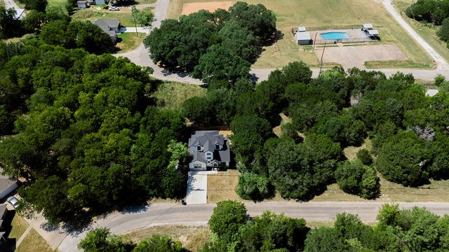 5511 Black Pine Circle, Granbury, TX 76048