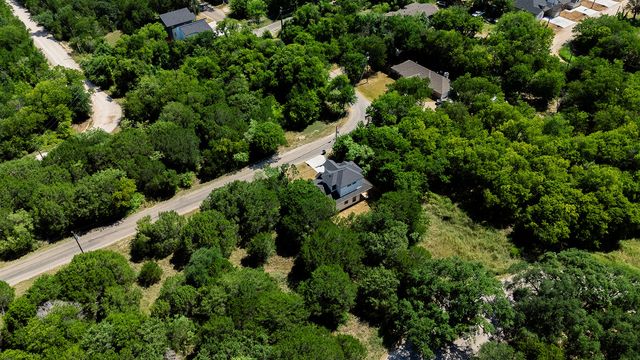5511 Black Pine Circle, Granbury, TX 76048