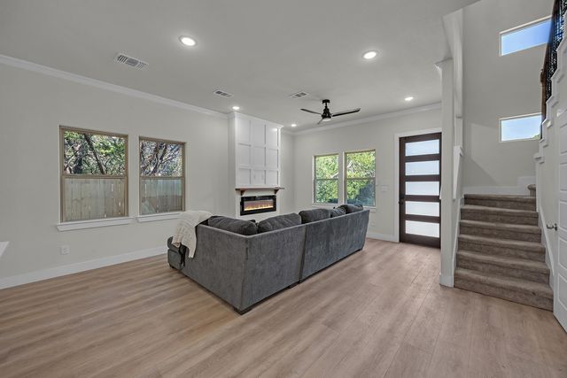 5511 Black Pine Circle, Granbury, TX 76048