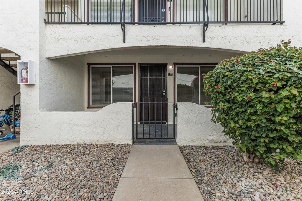 240 S OLD LITCHFIELD Road 122, Litchfield Park, AZ 85340