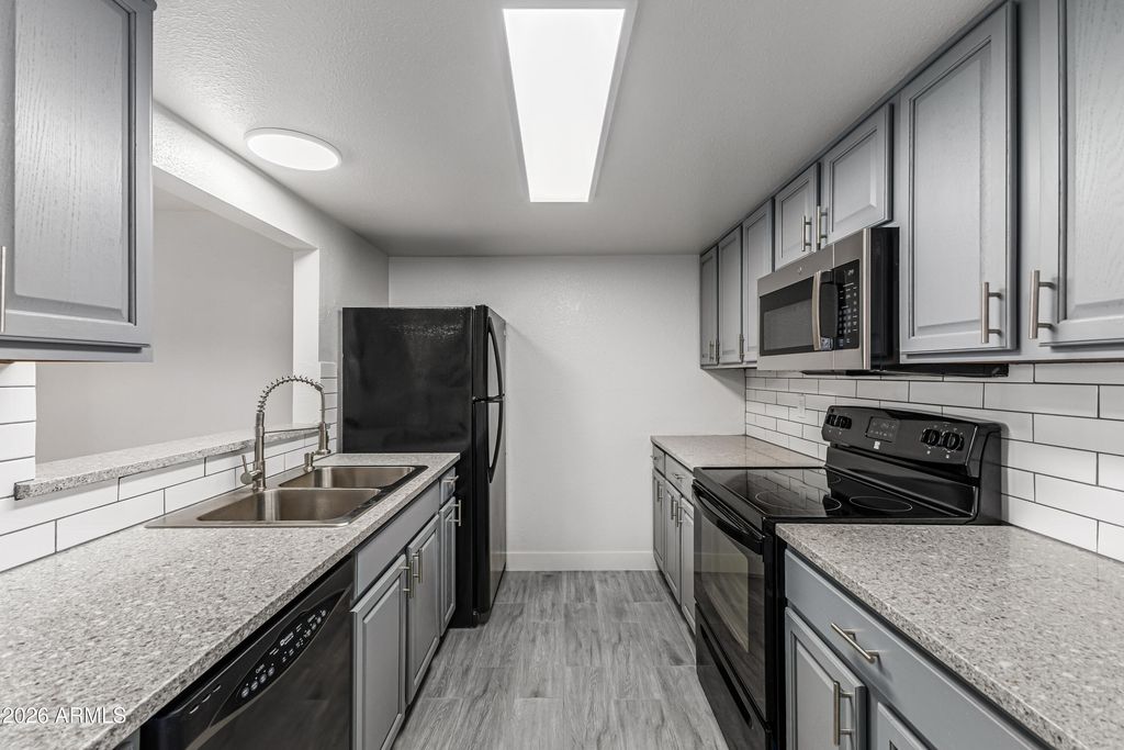 240 S OLD LITCHFIELD Road 122, Litchfield Park, AZ 85340 — photo 2