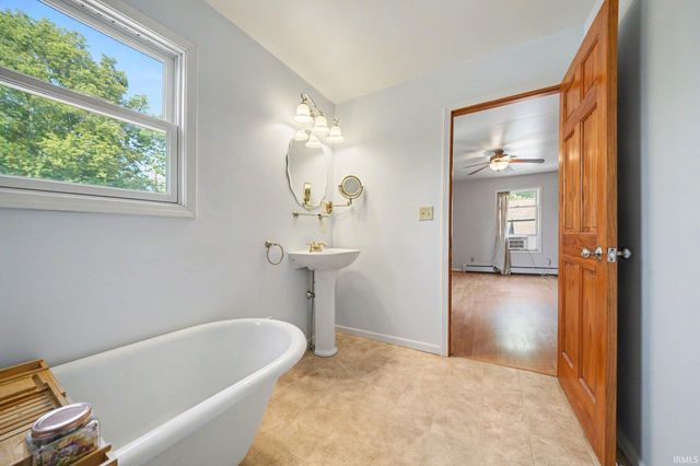 128 Goshen Avenue, Elkhart, IN 46516