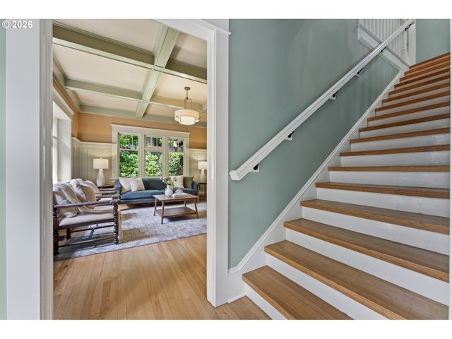 2537 Ne 18TH Ave, Portland, OR 97212
