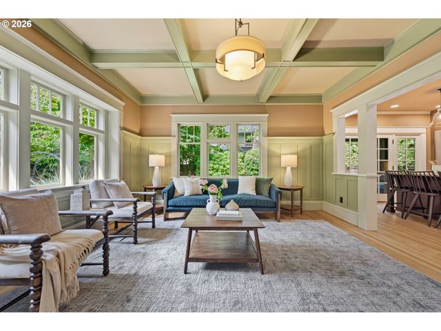 2537 Ne 18TH Ave, Portland, OR 97212