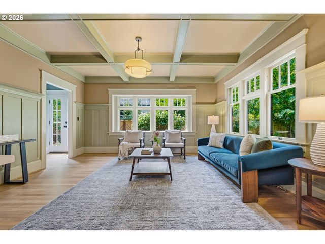 2537 Ne 18TH Ave, Portland, OR 97212