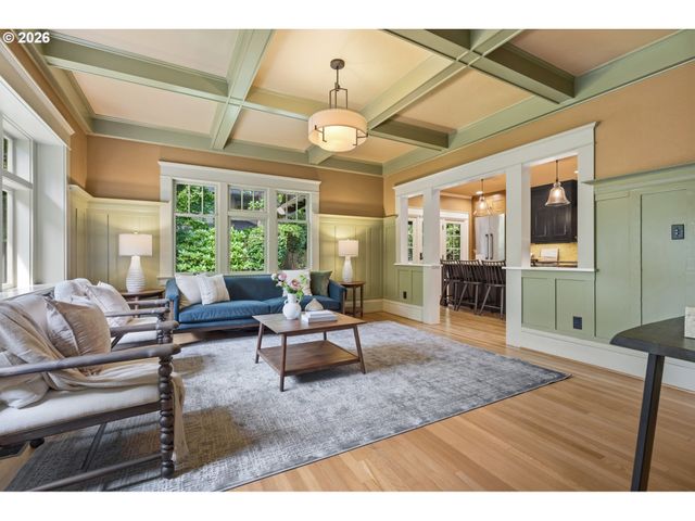 2537 Ne 18TH Ave, Portland, OR 97212