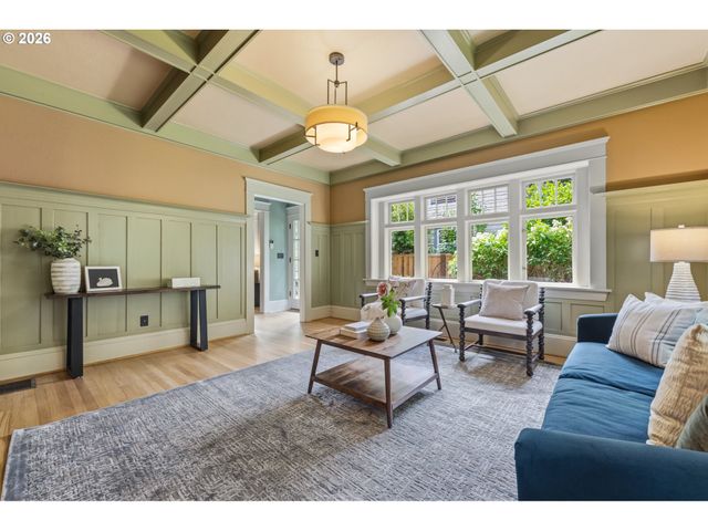 2537 Ne 18TH Ave, Portland, OR 97212