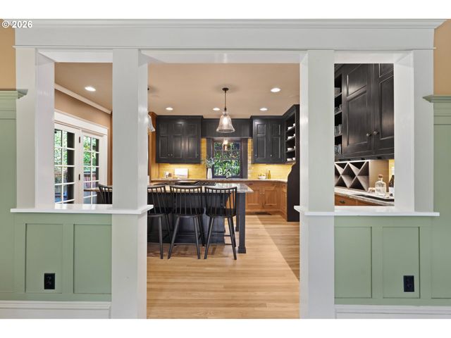 2537 Ne 18TH Ave, Portland, OR 97212