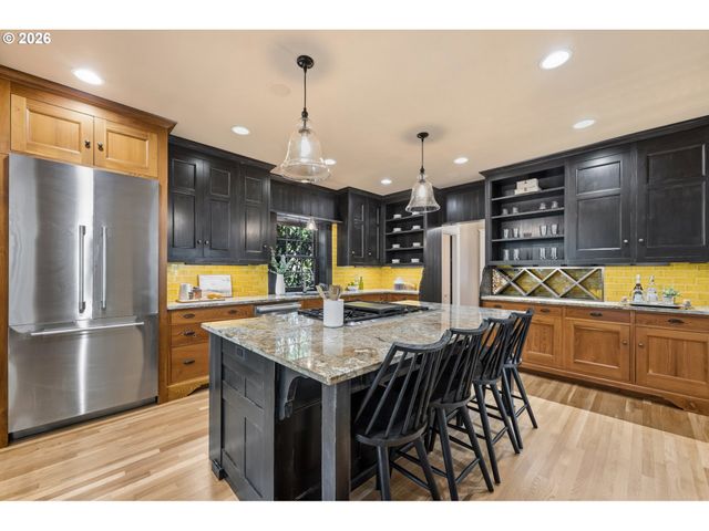 2537 Ne 18TH Ave, Portland, OR 97212