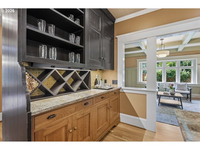 2537 Ne 18TH Ave, Portland, OR 97212