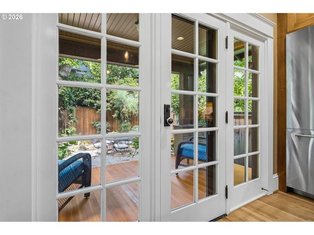 2537 Ne 18TH Ave, Portland, OR 97212
