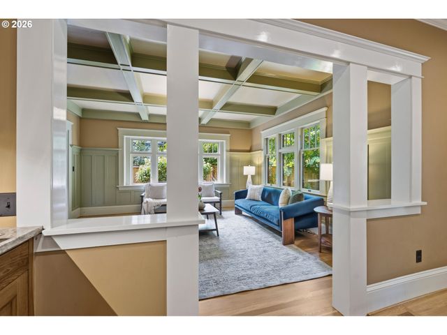 2537 Ne 18TH Ave, Portland, OR 97212