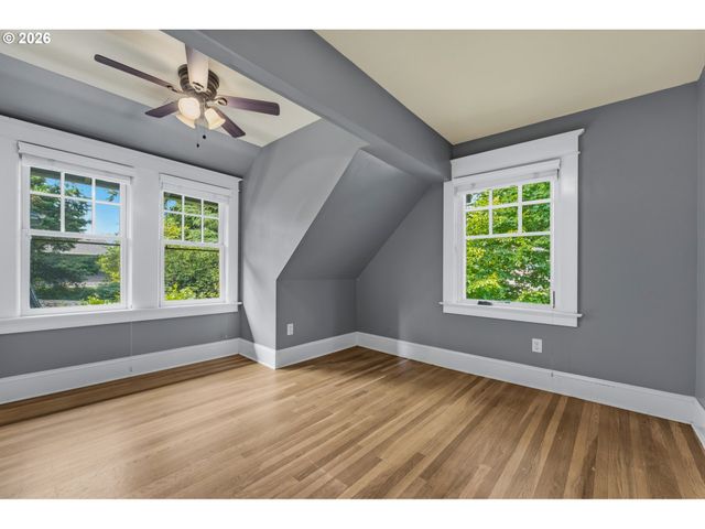 2537 Ne 18TH Ave, Portland, OR 97212