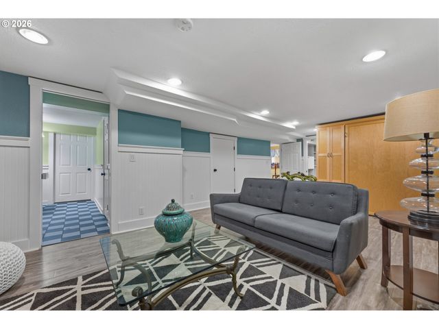 2537 Ne 18TH Ave, Portland, OR 97212