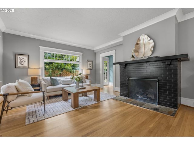 2537 Ne 18TH Ave, Portland, OR 97212