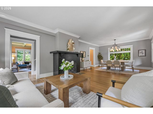 2537 Ne 18TH Ave, Portland, OR 97212
