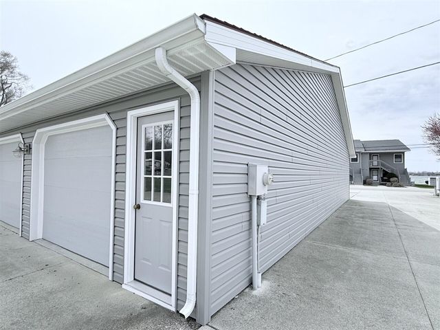 566 Lake Drive A, Coldwater, MI 49036