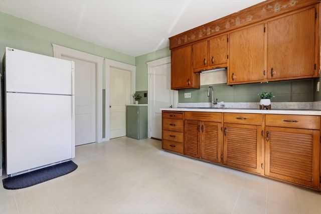 13 Kirkland Rd, Peabody, MA 01960