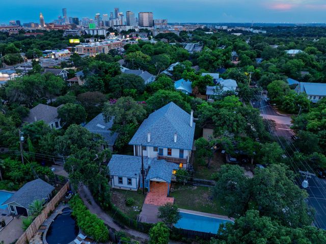 614 W 32nd ST, Austin, TX 78705