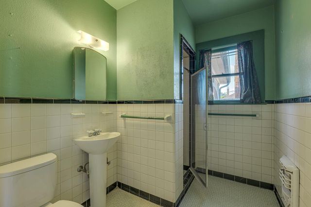 614 W 32nd ST, Austin, TX 78705