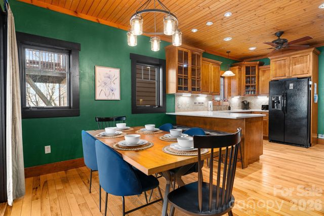 39 Great Aspen Way, Black Mountain, NC 28711