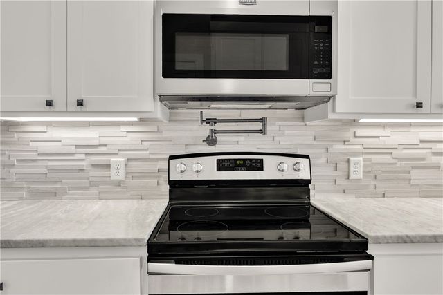 3098 Peterson Way, Bryan, TX 77802