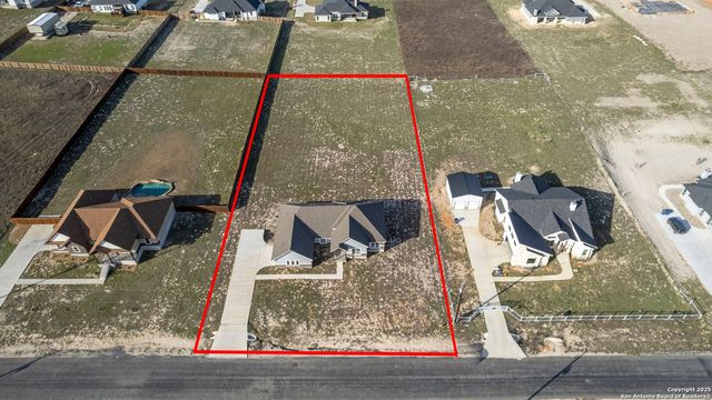 129 Summer Meadow, La Vernia, TX 78121