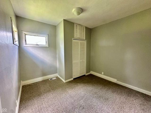 8110 S Edwards Avenue, Daleville, IN 47334