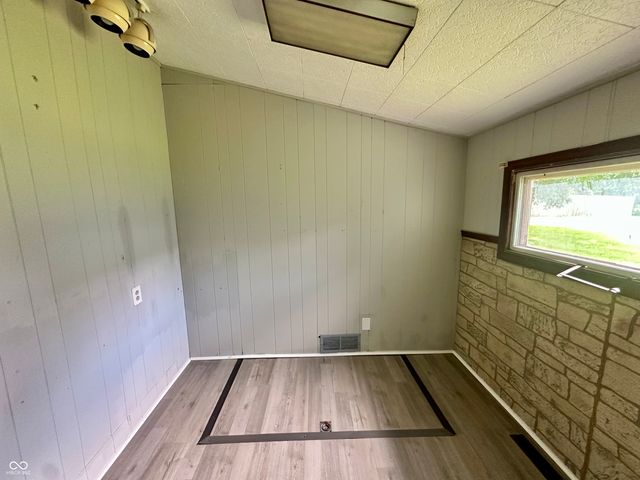 8110 S Edwards Avenue, Daleville, IN 47334