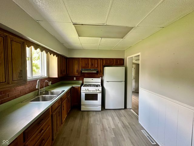 8110 S Edwards Avenue, Daleville, IN 47334