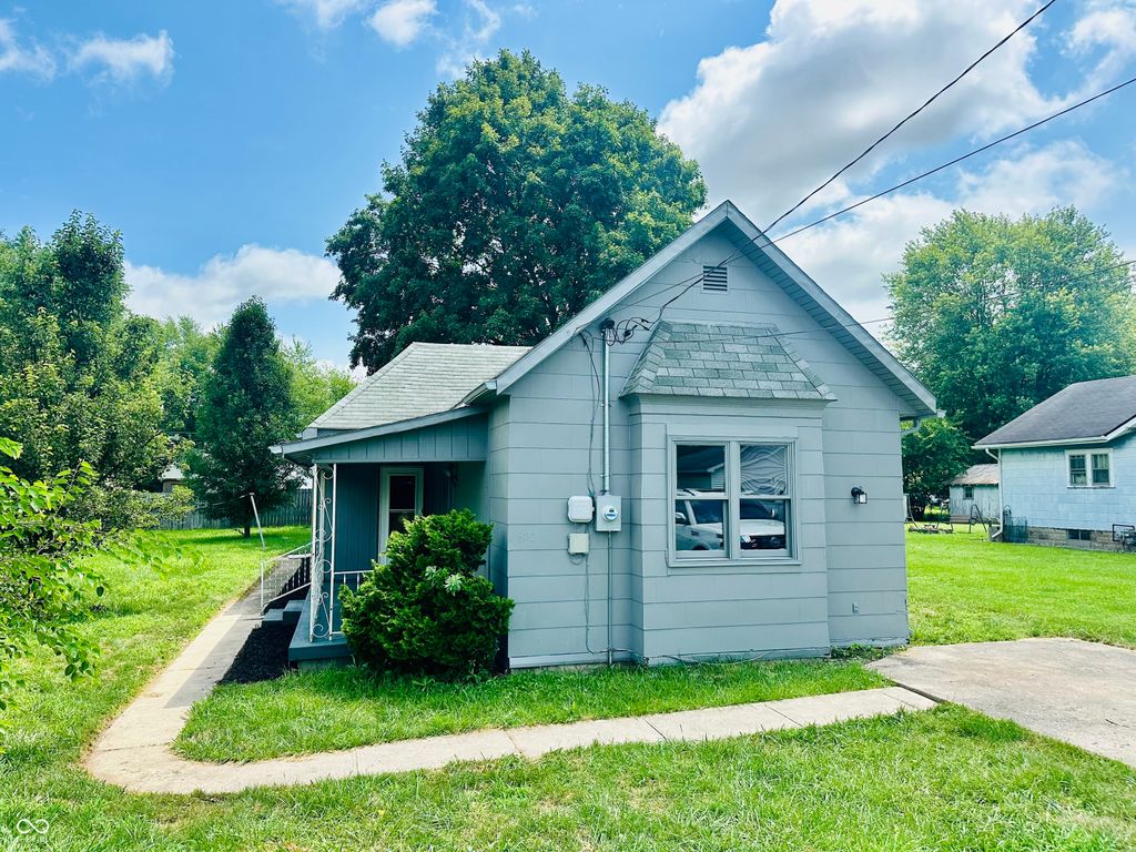 8110 S Edwards Avenue, Daleville, IN 47334