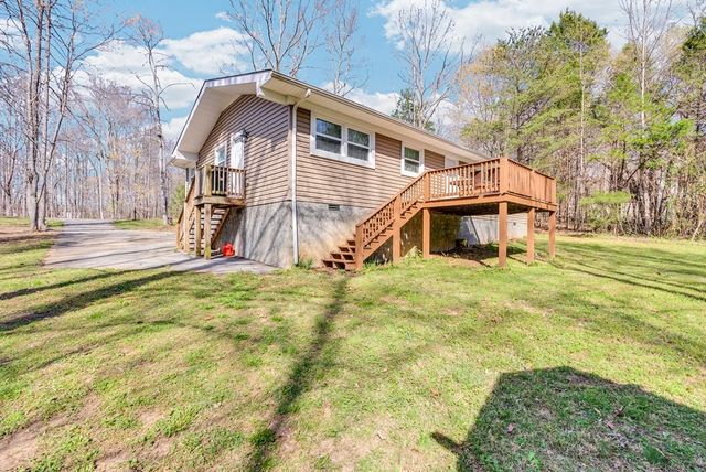 520 Hickory Ln, Sparta, TN 38583