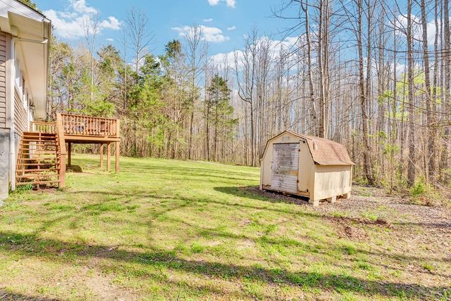 520 Hickory Ln, Sparta, TN 38583