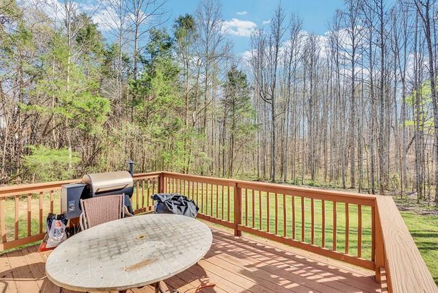 520 Hickory Ln, Sparta, TN 38583