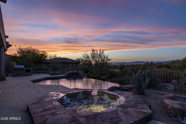 10686 E MARK Lane, Scottsdale, AZ 85262
