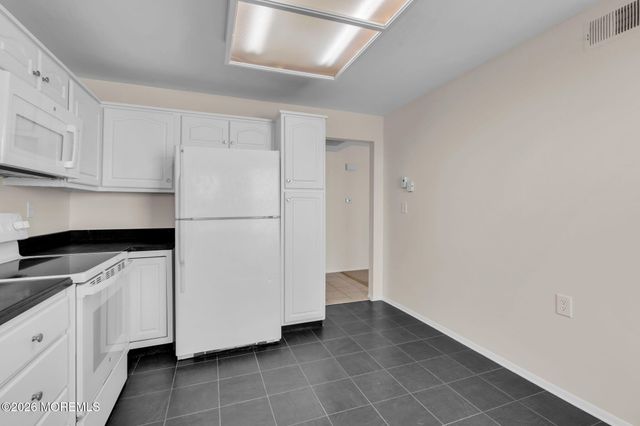 63 Sandhurst Street, Manchester, NJ 08759