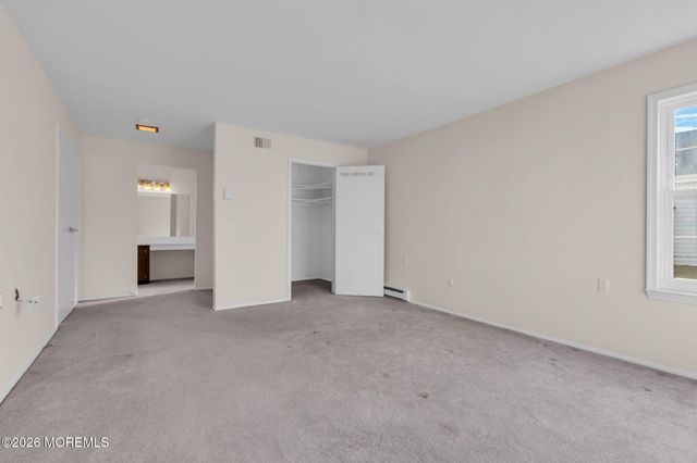 63 Sandhurst Street, Manchester, NJ 08759