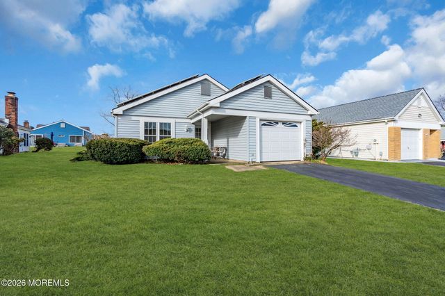 63 Sandhurst Street, Manchester, NJ 08759