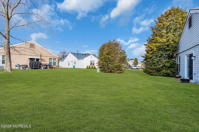 63 Sandhurst Street, Manchester, NJ 08759