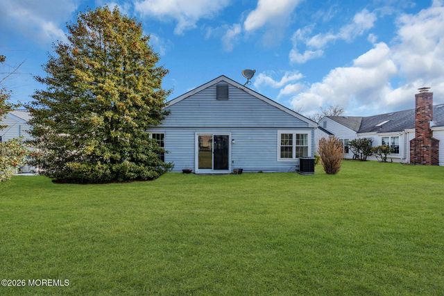 63 Sandhurst Street, Manchester, NJ 08759