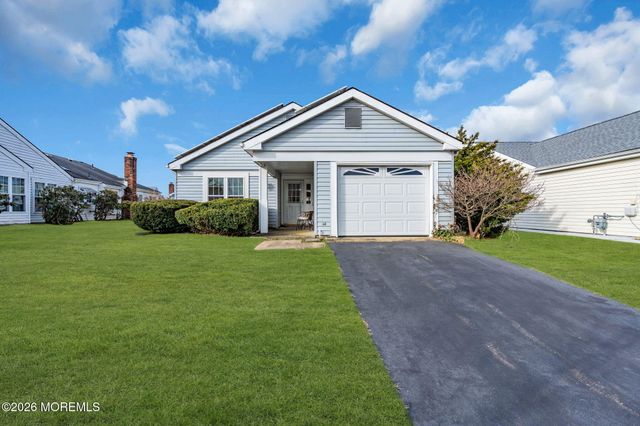 63 Sandhurst Street, Manchester, NJ 08759