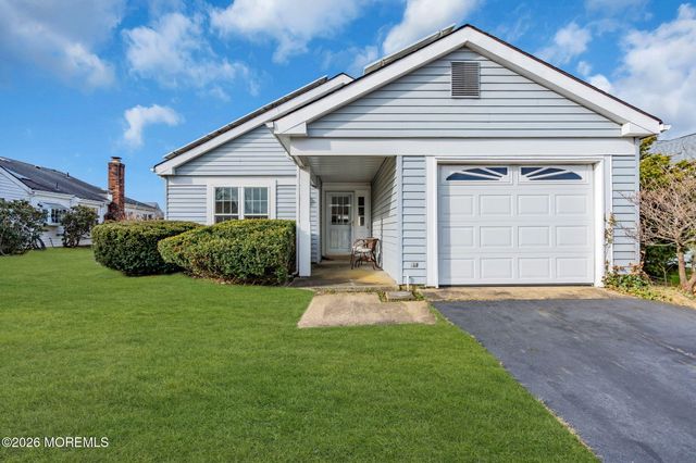 63 Sandhurst Street, Manchester, NJ 08759