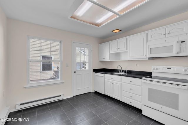 63 Sandhurst Street, Manchester, NJ 08759