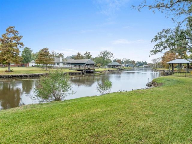 3902 Buccaneer Ln Lane, Lake Charles, LA 70605