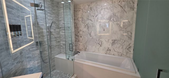 851 NE 1st Ave 2104, Miami, FL 33132