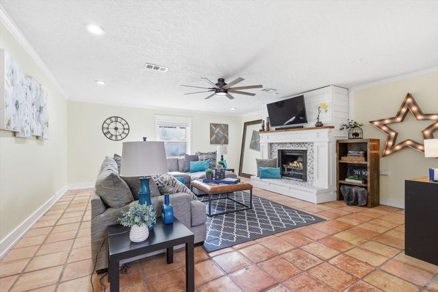 2965 Selma Lane, Farmers Branch, TX 75234