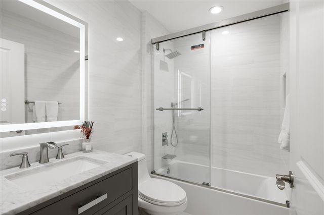 8154 Cascada Isles Dr, Cooper City, FL 33024