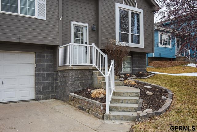 7724 Fillmore Street, Omaha, NE 68122